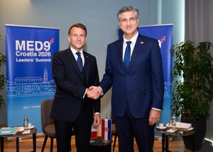 Macron stigao u Split, poznato o čemu je razgovarao s Plenkovićem