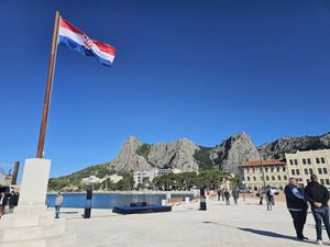 BRODARI SE PITAJU: "Omiš za 15 milijuna eura ima novu luku, a gdje su mjesta za brodove od kojih žive omiške obitelji?"