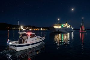 SIGURNOST NA MORU Vodič kroz ključna pravila za izbjegavanje sudara i noćnu plovidbu