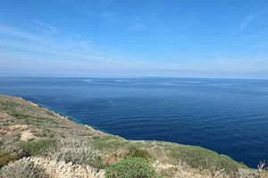 Uz sjevernu obalu Palagruže pojavili se svijetli i tamni "prstenovi"
