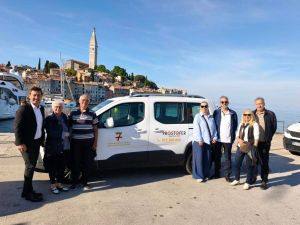 Rovinj osigurao pomoć starijim ljudima - Volonteri ih besplatno voze liječniku, u ljekarnu i trgovinu