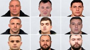 POLICIJA TRAŽI OVE OSOBE Povezuju se s javnim poticanjem na nasilje i mržnju u Splitu!