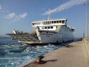OTOČANI BIJESNI KAD NE PLOVE TRAJEKTI – Jadrolinija: “Osim brodova, u obzir uzeti sigurnost i karakteristike luka”