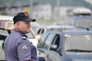 KOLONE I GUŽVE PREMA MORU Požar na vozilu između Vrpolja i Prgometa, nesreća na A1 nakon naplate Lučko