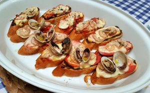 ŽELINA KUŽINA Bruskete sa školjkama, kozicama ili škampima