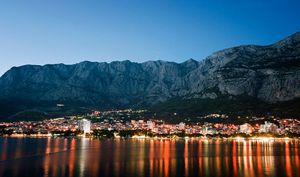 KAFANSKA TUČNJAVA U MAKARSKOJ Pomlatili se Nijemci i Hrvati, Nijemcu slomljen nos