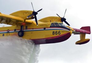 Dva airtractora i kanader angažirani na požarištu kod Primorskog Dolca