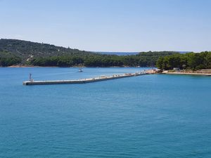 Radovi na dogradnji zapadnog dijela luke Cres nastavljaju se nakon turističke sezone