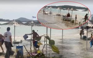 VIDEO Na Srimi more dvaput u sat vremena poplavilo plažu: “Ljudi nisu uspjeli maknuti stvari”