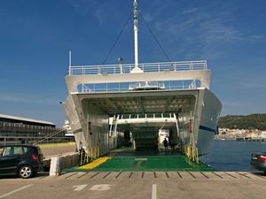 Velik interes za posebne iskaznice osobama s invaliditetom za putovanje trajektima