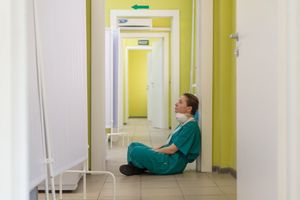 Stožer: Preminulo 47 osoba, na respiratoru 244 pacijenata