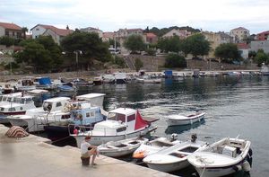 Ukraden vanbrodski motor u Brodarici kod Šibenika