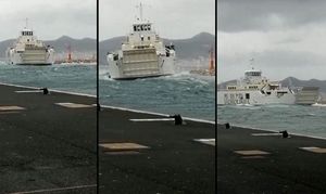 EKSKLUZIVAN VIDEO Trajekt Cres pun putnika u Zadru reful juga bacio na lukobran luke Gaženica