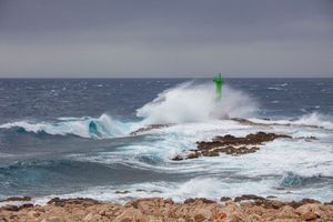 SNAŽNI UDARI JUGA Olujni vjetar puše do 110 km/h, na snazi narančasti meteoalarm