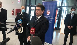 Butković u obilasku novih prostora Lučke kapetanije u Zadru