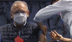 Članovi Stožera se cijepili ped kamerama