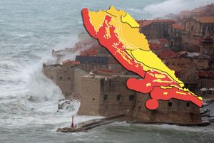 CRVENI ALARM ZA CIJELI JADRAN Olujno jugo, more i do 6, otoci odsječeni