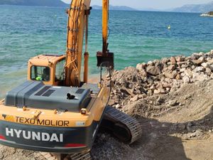 Policija pronašla lopova koji je s bagera pokrao vrijedne dijelove