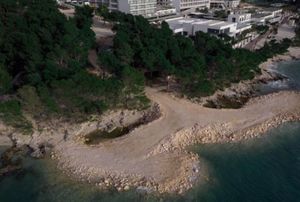 OŠTRO PISMO IZ MAKARSKE – Institucije, zašto šutite – Čemu vam služe zakoni?