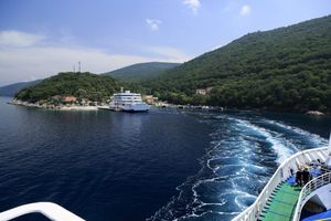 Od petka na snazi novi plovidbeni red za otoke Cres i Lošinj