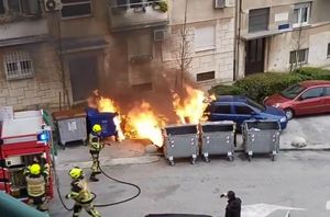 VIDEO: POŽAR U SPLITU Planuo kontejner, pa izgorio automobil