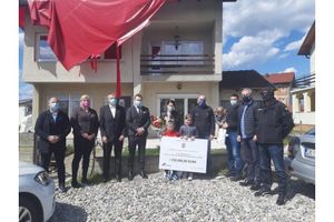 VELIKO POLICIJSKO SRCE Splitski policajci u humanitarnoj akciji za kolegu iz Petrinje