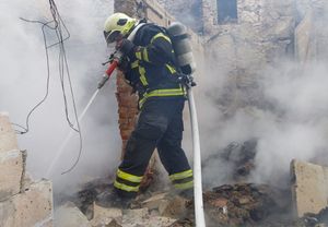 Obavljeni očevidi požara u Rijeci i Unijama, ozlijeđena jedna osoba