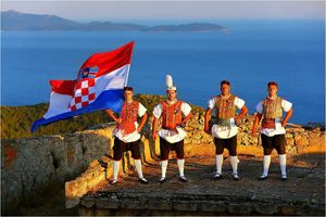 VELOLUŠKA KUMPANIJA Tradicionalni ples pobjede