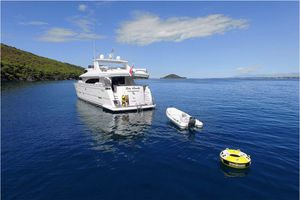 U luci Hvar ukraden pomoćni gumenjak, privezan za jahtu