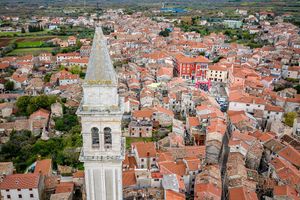 FOTOGENIČNI VODNJAN Grad murala, romantičnih crkvica i zlatnih maslinika