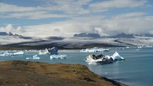 Topljenje leda na Grenlandu otkrilo novi otok, novu najsjeverniju kopnenu točku svijeta