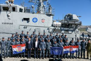 U Splitu svečano ispraćena posada Vukovara u NATO operaciju potpore miru Sea Guardian