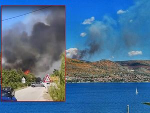 VELIKI POŽAR KOD TROGIRA Upućen je kanader, a nošena vjetrom, buktinja se brzo širi!