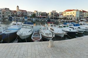 Vodičanin drugome odvezao brod i prijetio zbog korištenja veza