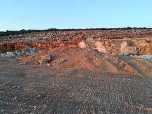 Ministarstvo gospodarstva: “Nije odobreno širenje kamenoloma na Šolti, a rudarenje blizu špilje je dozvoljeno”