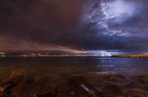 VIDEO Brački fotograf snimao približavanje grmljavinskog nevremena