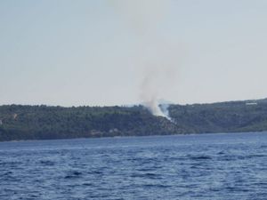 GORI NA BRAČU Izbio požar kod Sutivana