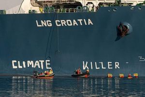 Kako je uopće Greenpeace uspio ući u zonu strogo zabranjene plovidbe? Doznajemo detalje…