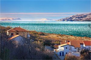 Orkanska bura zatvorila puteve prema Dalmaciji, na Kvarneru stopiran pomorski promet