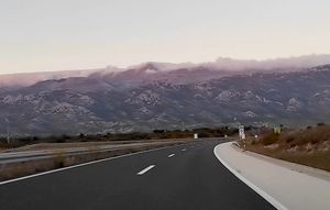 Tko ne smije na autocestu i brzu cestu? Kršite li ovu odredbu, kazna je 1000 kuna