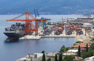 KRIVA JE ŽELJEZNICA Luka Rijeka lani je imala manji promet, ali veću dobit