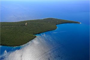 POLUOTOK UBAC Posljednja nepokorena divljina uz more i zabranjeni raj
