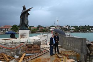 Otvaranje luke u Sućurju na otoku Hvaru očekuje se do početka turističke sezone