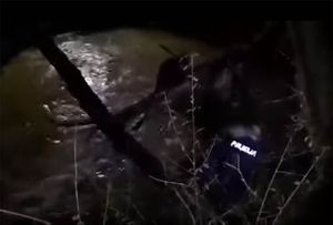 VIDEO Istarska policija spasila ženu iz rijeke, u tijeku potraga za djetetom