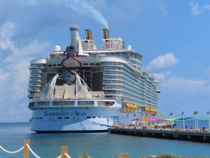 Na kruzeru otkriveno 48 putnika zaraženih Omicron varijantom koronavirusa