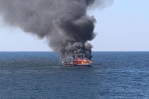 VIDEO Eksplodirao ribarski brod koji je prevozio 15 milijuna dolara vrijednu drogu