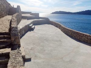 Sanirana obala i kupalište ispod hotela Belvedere u Dubrovniku