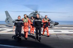 Francuzi objavili fotografije s nosača: Plenković i Banožić u “Top gun” izdanju