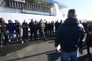 U Zadru održan prosvjed pomoraca Jadrolinije – Nije isključen ni štrajk?