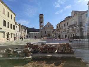 Građani Hvara biraju koji kamen žele na hvarskoj Pjaci